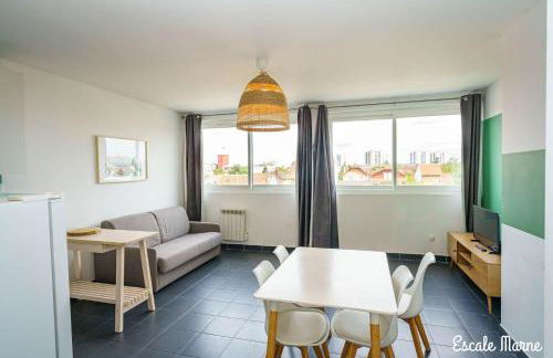 City Loft with rooftop view by Escale-Marne - M8 Tour Eiffel - Parking Gratuit - 201 - Foto 14