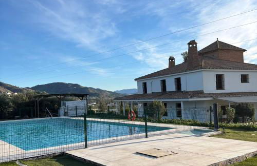 Hacienda Los Olivos Alora Grupos grandes Fiestas Pista de padel - Foto 1
