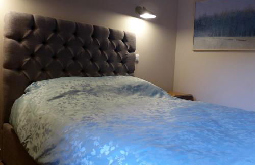 Poles Apart - Foto 9