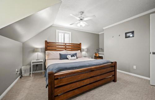 Hobbs Mill Ski Lodge Theater Games Dogs OK - Photo 29