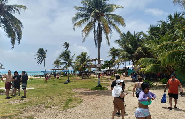 Cayo Acuario Day Trip - Photo 2