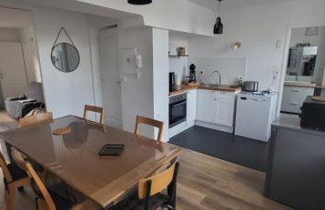 Entre les places, spacieux, calme, idéalement situé parking gratuit - Foto 10