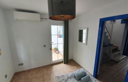 Private townhouse with roof terrace close to the beach - Photo 14