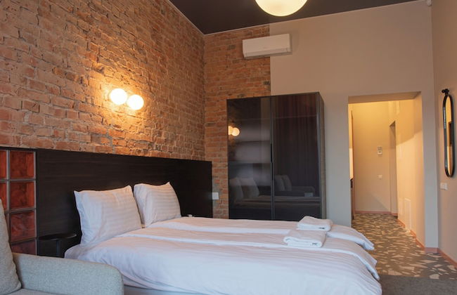 Resume Apartments - Photo 22