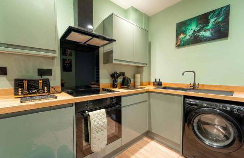 High Street Hideaway - Photo 11