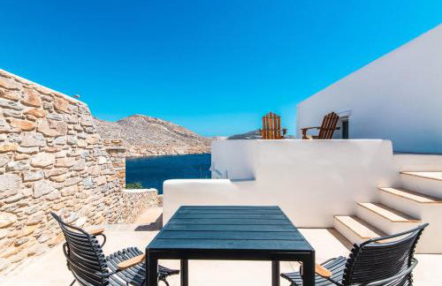 PANORMOS ART Beachfront Suites - Photo 34