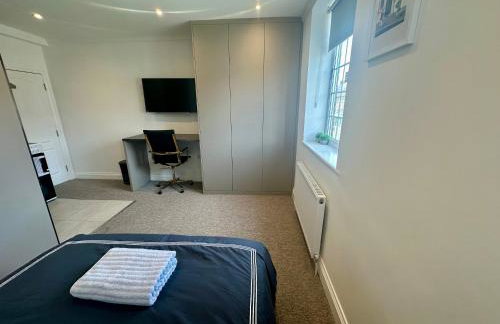 Spectacular Modern, Private Apartment,15 Mins To Central London - Photo 13