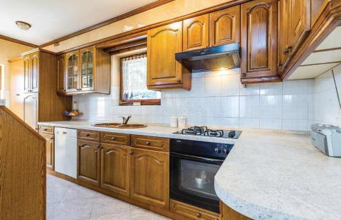 3 Bedroom Amazing Home In Jurdani - Photo 29