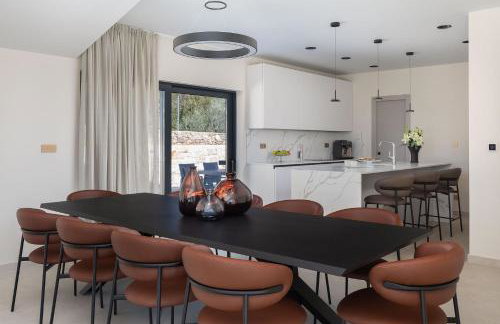 Luxury Villa Dolac near Split, airport, complete privacy, infinity heated pool - Photo 31