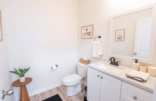 Coastal Retreat & Water Views - Minutes to CHS - Foto 34