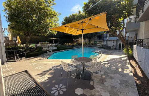 Hollywood Studio with Pool, Parking, Gym & Sign View - Foto 45