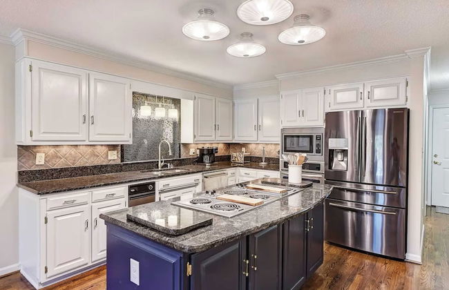 Lakefront Home Private Dock, Tiki Bar, Firepit Shore to Please by Avantstay - Foto 7