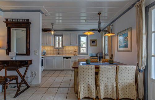 View-topia Amazing View, Private Pool, Close to the center. - Photo 25