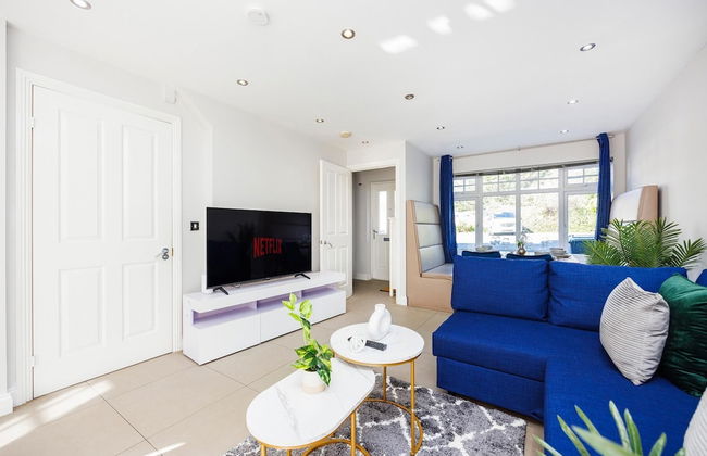 Large 4 Bed Townhouse in Uxbridge Sleeps 9 - Foto 18