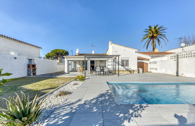 3 bedroom House in Castelló d'Empúries with private pool and garden - Photo 1