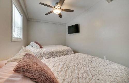 Dock and Views Lake Mitchell Home in Cadillac! - Foto 19