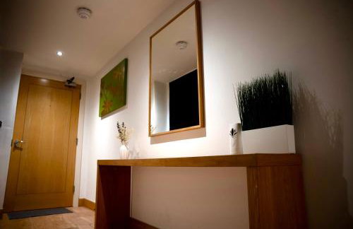 The Comfort Hub - Leeds Train Station - Foto 43