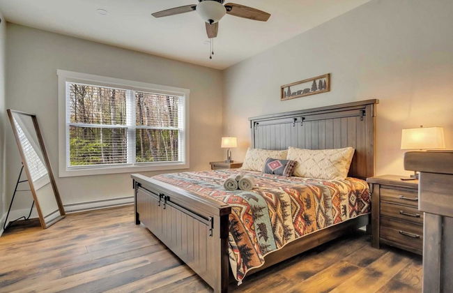 Bear Creek Bliss by Avantstay Sleeps 16 + Game Room, Deck, Fire Pit! - Foto 7