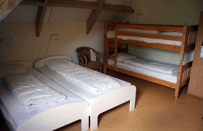 Authentic Farmhouse in Pingjum With Hot Tub - Photo 2