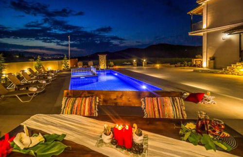 Maggie Alonia - Photo 39