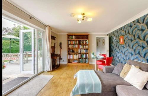 The Nook located in a beautiful garden setting with parking - Foto 5