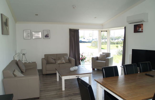 3 bedroom House in IJhorst with swimming pool and terrace - Photo 2