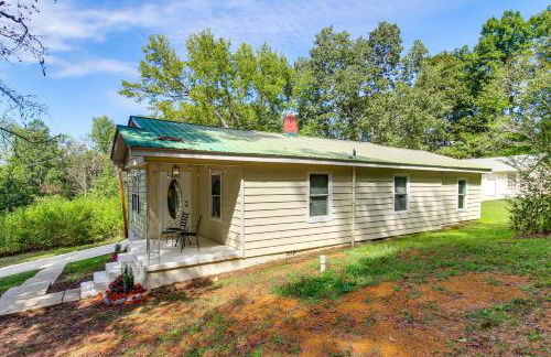 Lake Guntersville Hideaway! Home on Over 2 Acres - Foto 25