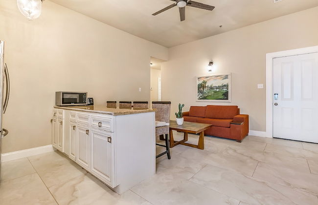 2BD Spacious condo Steps from ST Charles - Foto 6