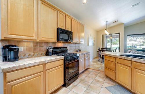 Pool and Hot Tub Access Golf Getaway in Phoenix! - Foto 9