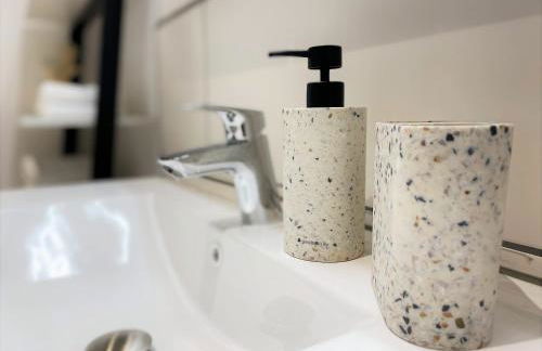 Bunter Hund Apartments - Zentrales Apartment, Parkplatz, Wintergarten, Kinderzimmer - Foto 37