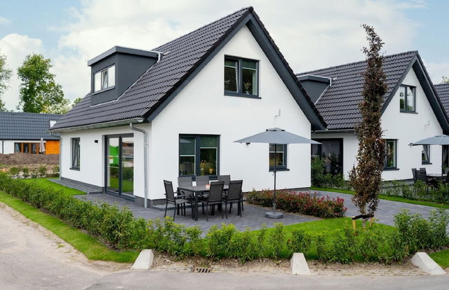 Beautiful Holiday Home Near Alkmaar - Photo 1