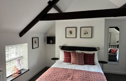 12 Crickhowell Cottages, Town Centre Location - Photo 2