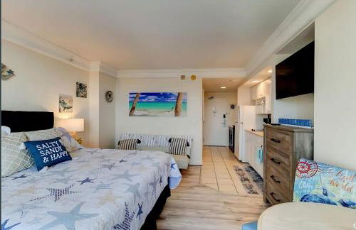 Bang For Your Buck Hotel Condo On Daytona Beach with Kitchen and Ocean View - Foto 2