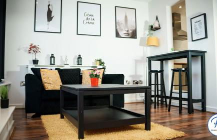 Penthouse - Amazing City Skyline Views - Balcony - FREE extra 2 hours - FREE Parking - Utilita Arena - Bullring Shopping - New St Station- Super King Size Bed - Foto 5