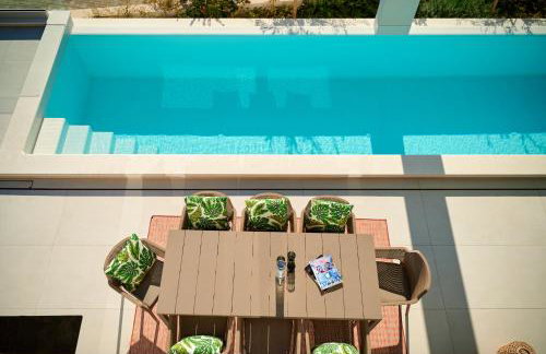 Villa Askana, 3 Bedrooms, 4 Baths, Infinity Pool, Whirlpool, Sea view, Outdoor kitchen - Photo 21