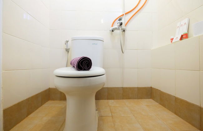 Cozy 2BR Bassura City Apartment with City View - Foto 20