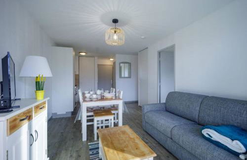 Appartement Neuf pour 6, Parking Gratuit, Skis et Accès Pistes en 5min - FR-1-695-4 - Foto 2