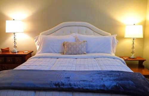 Spacious Pet Friendly Home - Photo 5