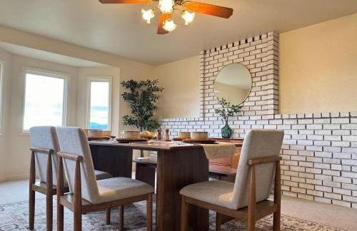 Relax Under the Stars, Best view in town , Yosemite House with Firepit, Hot Tub, Game Room & Pool table - Foto 12