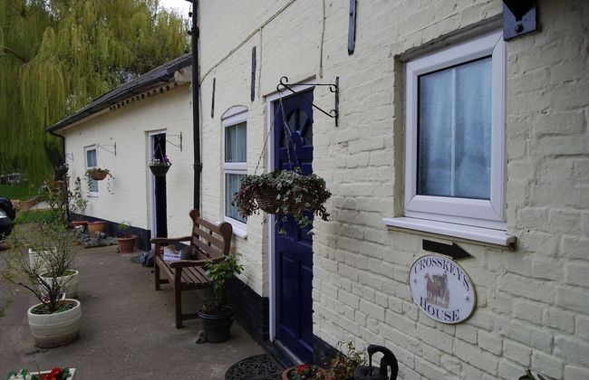 Riverside 2-bed Cottage, Sleeps 3 With Parking - Foto 15