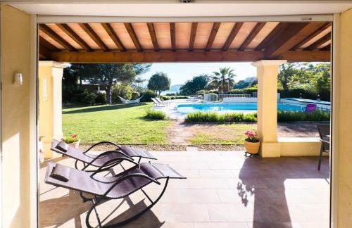 Exclusive Authentic Riviera Villa - Private Pool, Pétanque Court, Panoramic Mediterranean Sea & Estérel Mountain Views - Foto 48