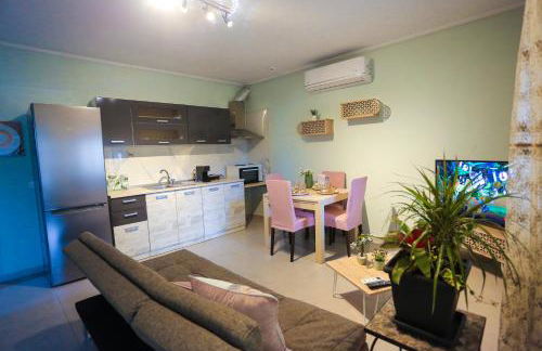 Goldtown House - Photo 8