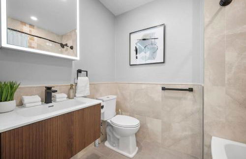 PFR Suites - Highland, 3BR 2BA Shadyside Condo, ADA, 2 Decks and Off-Street Parking - Foto 24