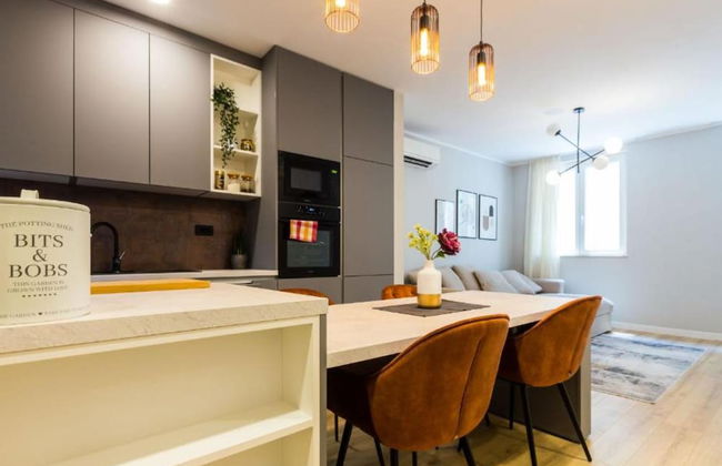 Cultural Haven Central Two Bedroom Apartment in Zadar With City Views - Foto 12