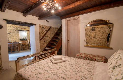 Hercules Traditional Houses - Photo 17