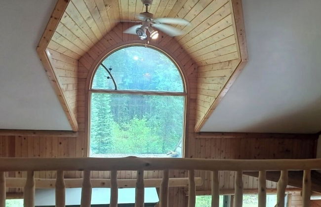 Rustic Beaverfoot Lodge Executive Cabin - Photo 6