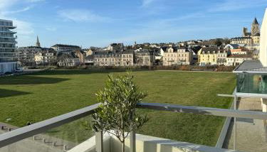 Presqu'île, appartement neuf avec balcon, salle de gym et parking - Photo 1