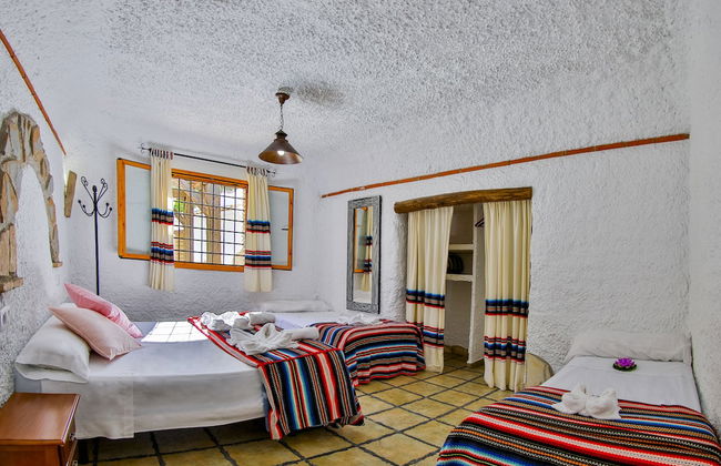 Cuevas El Moral - Foto 17