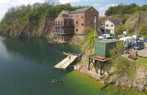 The boot factory - Foto 38