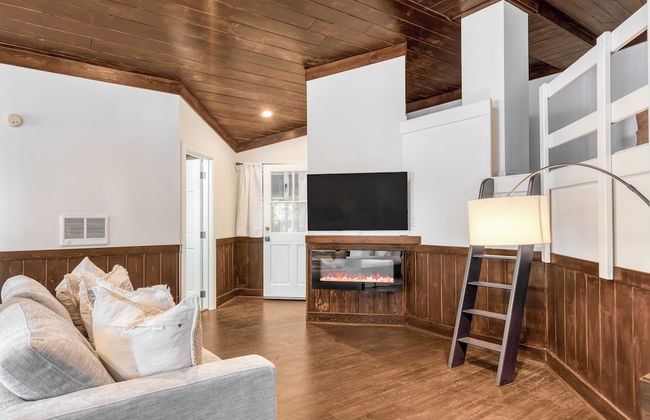 Explorer by Avantstay Close to Slopes! Game Room, Guest Suite, Hot Tub - Photo 31